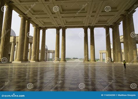 O Patamar Da Basílica De Nossa Senhora Da Paz Imagem Editorial Imagem