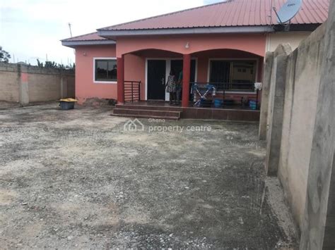 3 Bedroom Semi Detached Bungalows For Sale In La Nkwantanang Madina