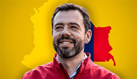 Carlos Galán se convierte en el nuevo alcalde de Bogotá en las