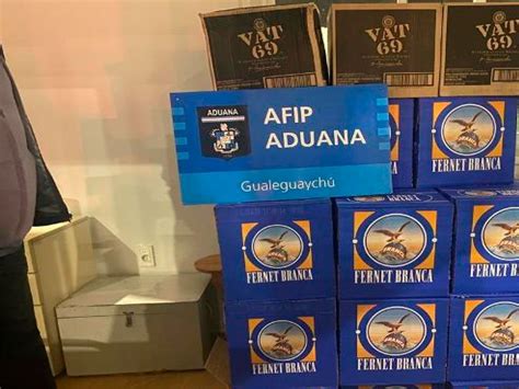 Aduana Secuestr M S De Botellas De Fernet Y Whisky Que Un Uruguayo