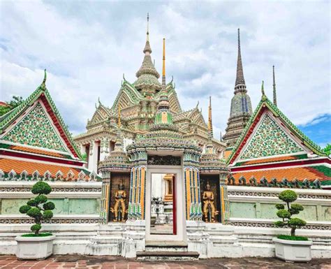 Wat Pho Temple Guide: Discover Bangkok’s Most Iconic Reclining Buddha