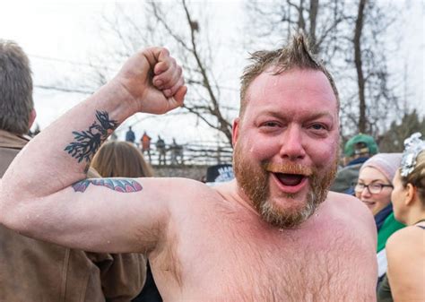 Panga Bar And Grill Hosts Annual New Years Day Polar Plunge In Oconomowoc