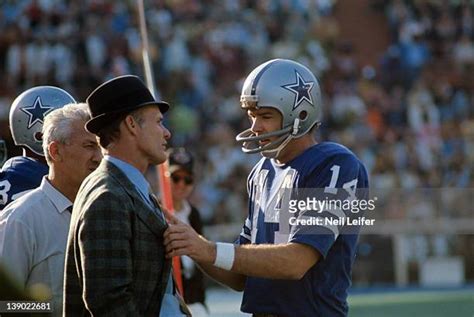 95 Dallas Cowboys Qb Craig Morton Stock Photos High Res Pictures And