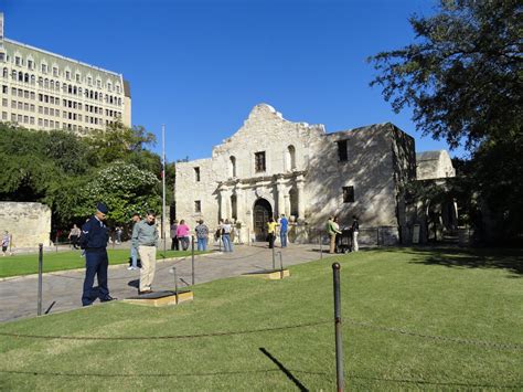 On The Road: THE ALAMO, SAN ANTONIO