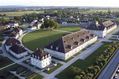 Le luxe notre jardin deden à la française Le Centre Du Luxe et de