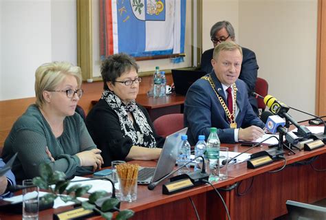 Zarz D Powiatu W Policach Otrzyma Jednog O Nie Wotum Zaufania I