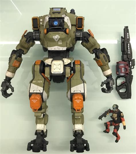 McFARLANE TOYS TITANFALL 2 BT-7274, Toys & Games, Bricks & Figurines on ...