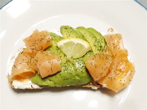 Tostada De Aguacate Con Salm N Una Receta F Cil