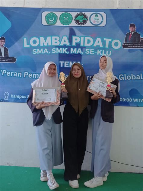 Gemilang Di Pidato Bahasa Siswi Sman Kayangan Raih Juara I Dan Iii