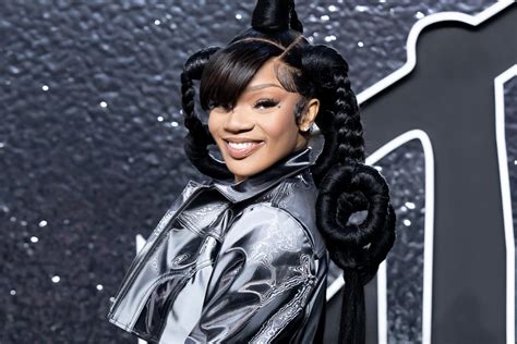 GloRilla Provides Pussy Good Check