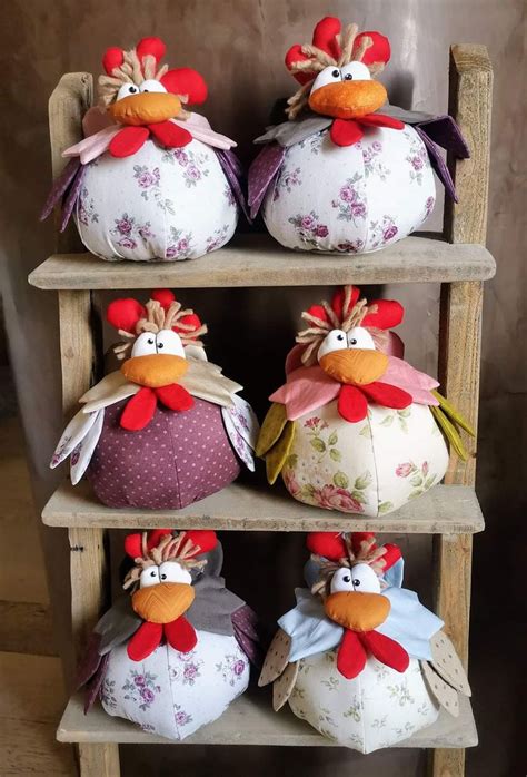 Pin By Patrizia Manetti On Oggetti In Feltro Chicken Crafts Diy