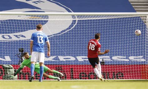 Manchester United sofre mas vence Brighton golaço de Rashford e