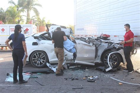 Mujer Pierde La Vida Tras Chocar Automóvil Contra Tráiler Al Norte De