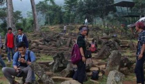 Ini Baru Oke Penemuan Makam Kuno Di Gunung Padang Menyingkap Tabir