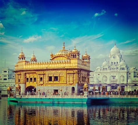 Premium Photo | Golden temple amritsar