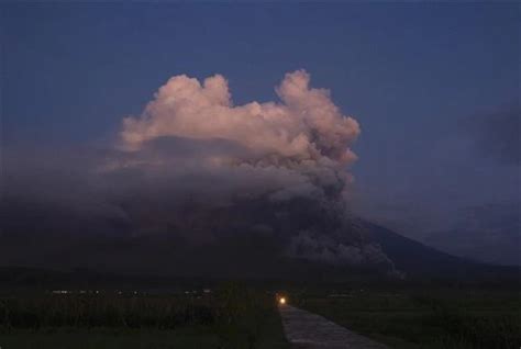 Indonesia evacua a miles de personas por erupción volcánica Vietnam