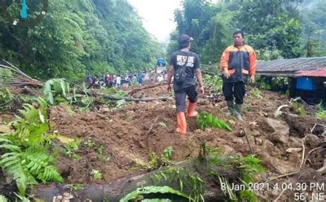 Tanah Longsor Jalan Lintas Sumatera Lubuk Basung Maninjau Lumpuh Total