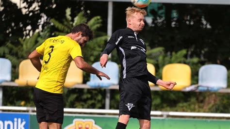 Fu Ball Bezirksliga Ost Der Sportbund Rosenheim Empf Ngt Den Fc Finsing