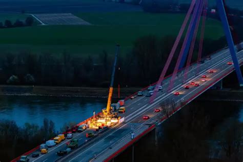 55 Stunden Baustelle Ein neues Stück Rheinbrücke mit Video