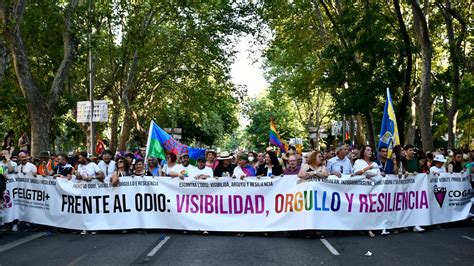 Orgullo Madrid 2022 En Directo Una Multitudinaria Marcha Recorre