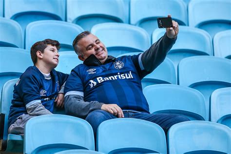 time alternativo Grêmio goleia o Vitória na Arena