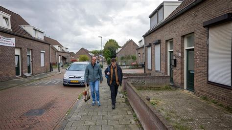 Derdehands Meubels Jaren Wachten Op Een Huurwoning En Samen Gelukkig