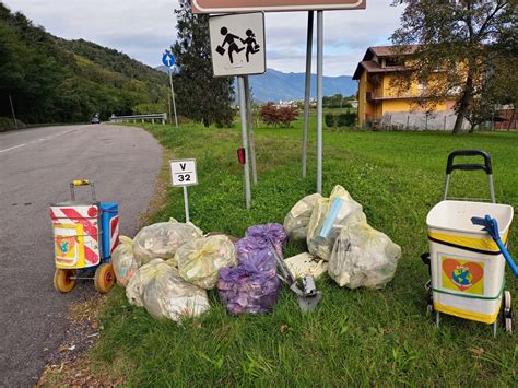 Rifiuti Abbandonati Tra Valtravaglia E Valcuvia A Bordo Strada Come In