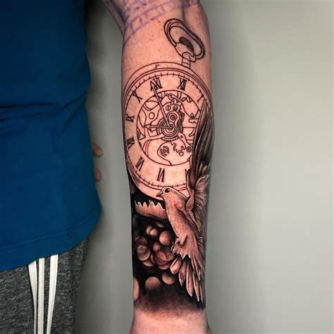 21+ timeless clock tattoo design ideas you will love