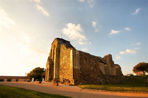 L Glise Saint Nicolas De Brem Sur Mer Plongez Dans L Histoire De La