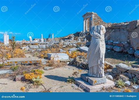 Templo De Isis En Las Ruinas De La Isla De Los Delos En Grecia Foto De