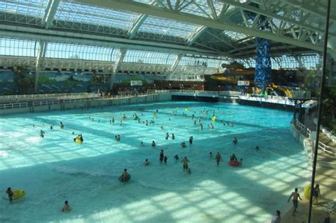 edmonton mall indoor pool