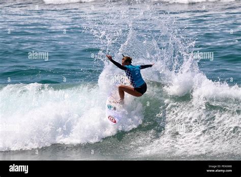 Nikki Van Dijk competing in the us open of surfing 2018 Stock Photo - Alamy