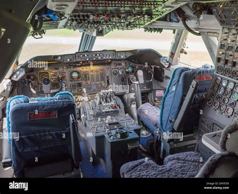 View inside the cockpit of a jumbo jet airliner Stock Photo - Alamy