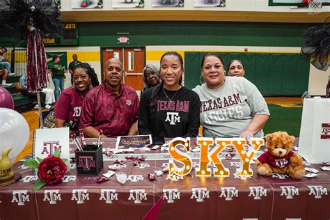 DeSoto ISD on Twitter: "🎓 10 DeSoto High School seniors officially ...