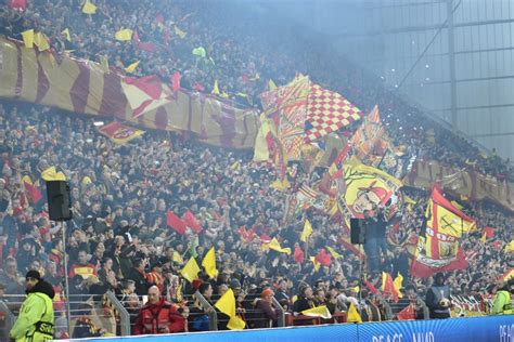 Rc Lens Fribourg Meilleure Affluence Europ Enne De La Saison