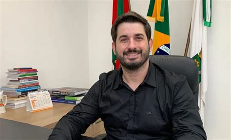 André Vechi atual prefeito de Brusque domina primeira pesquisa