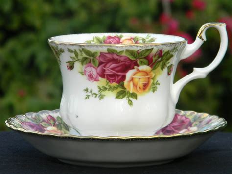 1962 Royal Albert Old Country Roses Bone China Teacup English