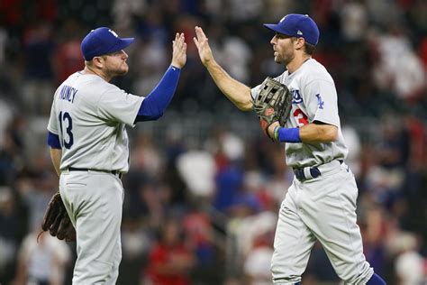 Mlb News Dodgers May Benefit From New Utility Player Gold Gloves