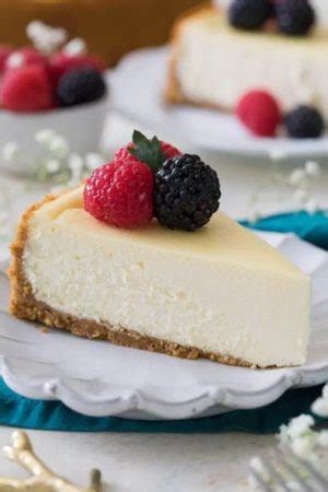 Best Oh-So-Creamy Cheesecake Recipes! (Classic + Gourmet)