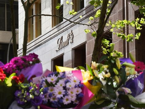 Memorial unveiled for Lindt Cafe siege victims | Sky News Australia