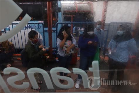 Uji Coba Operasi Bus Listrik Transjakarta Foto Tribunnews