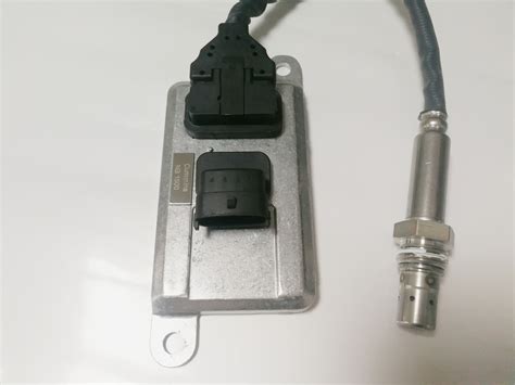 Nitrogen Oxygen Sensor Nox Sensor For Cummins 12V 2871974 5wk96672