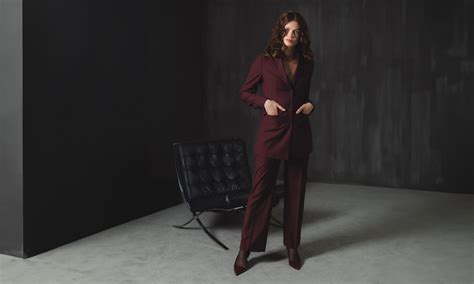burgundy outfit women 9