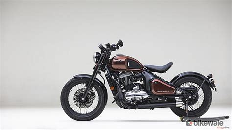 Jawa 42 Bobber Black Mirror launched at Rs 2.25 lakh - BikeWale