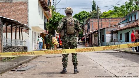 Colombia Combates Entre Disidentes De Farc Dejan 12 Muertos Dw 02122024