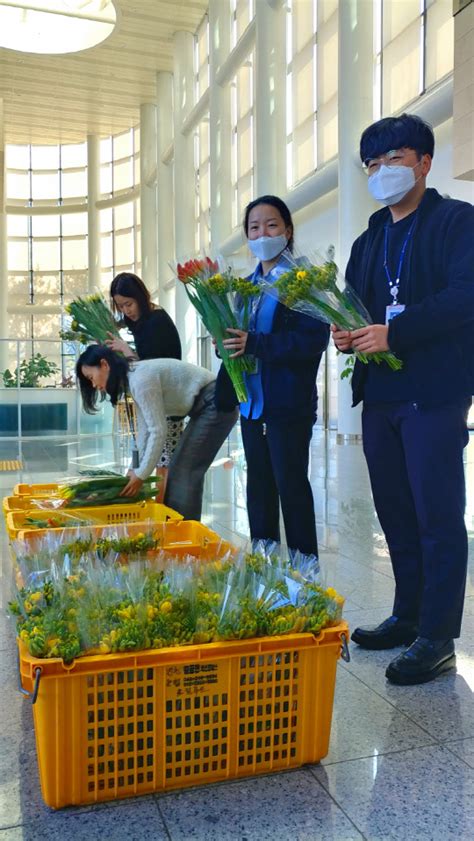 한국소비자원 코로나19로 어려움 겪는 화훼농가 돕기 동참