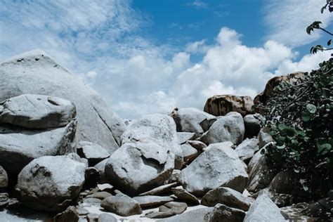 Não podemos ser pedra de tropeço Caminhar na Graça