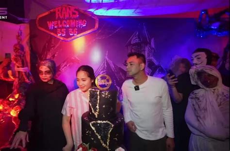 Momen Raffi Ahmad Dan Nagita Slavina Buka Kado Ultah Hadiah Dari