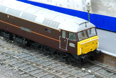 Heljan 4660 Prince William Class 47 Royal Train In Maroon No 47798 Oo Gauge Diesel Locomotive