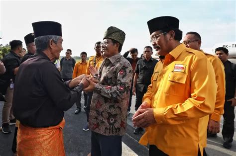 Mahfud Md Diterima Hangat Oleh Masyarakat Adat Melayu Di Karimun